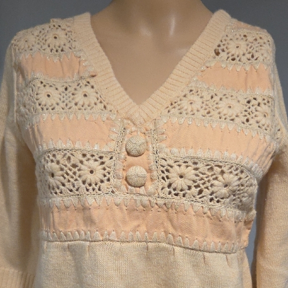 Chic wool  Beige Knit Women's Blouse - Picture 3 of 13